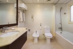 Ванная комната в Al Hamra Village
