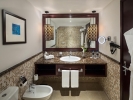 Ванная комната в Ajman Hotel