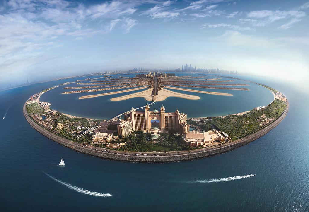 Отель Atlantis The Palm, Дубаи с высоты птичьего полета