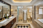 Ванная комната в Beach Rotana - Abu Dhabi