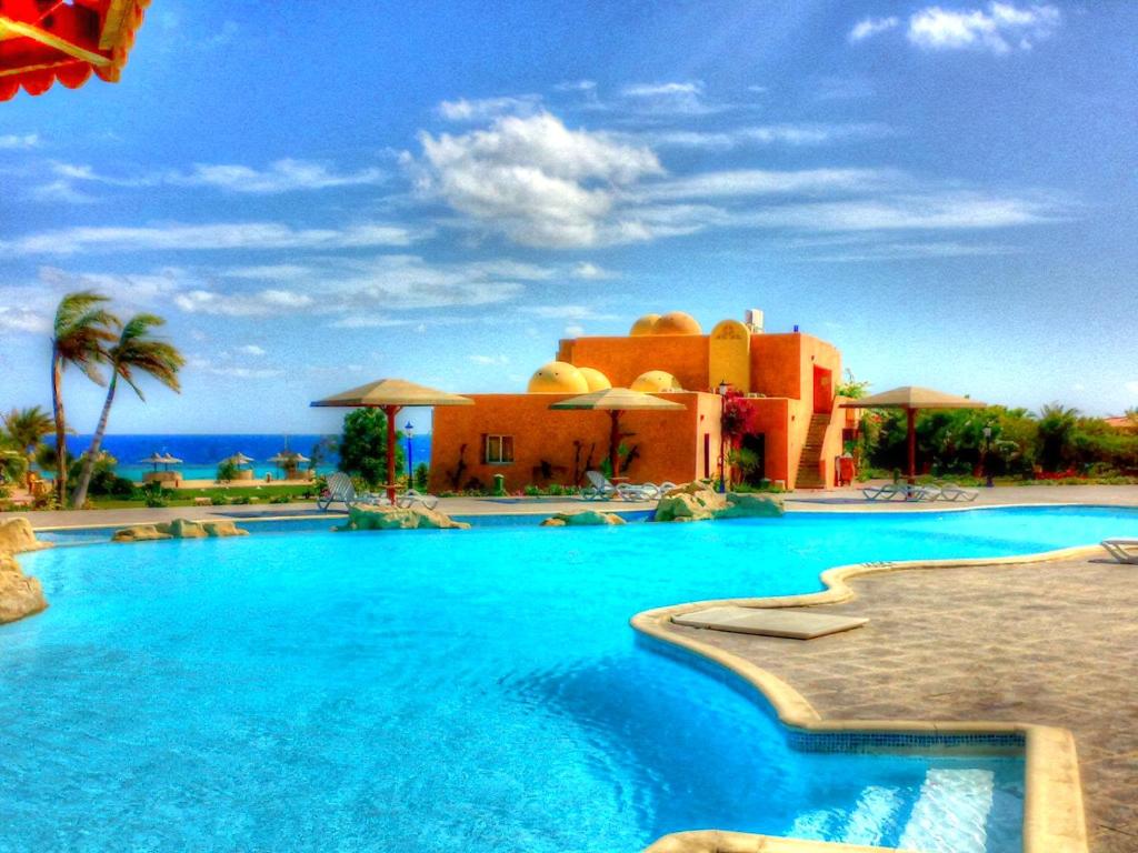 Отель Wadi Lahmy Azur Resort