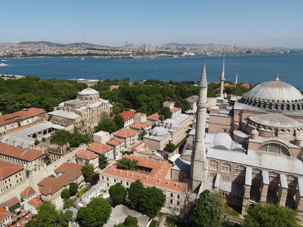 Отель Hagia Sofia Mansions Istanbul, Curio Collection by Hilton