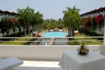Вид на бассейн в Lanka Princess All Inclusive Hotel или окрестностях