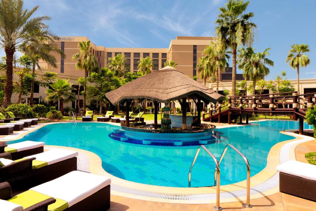 Отель Le M?ridien Dubai Hotel &amp; Conference Centre