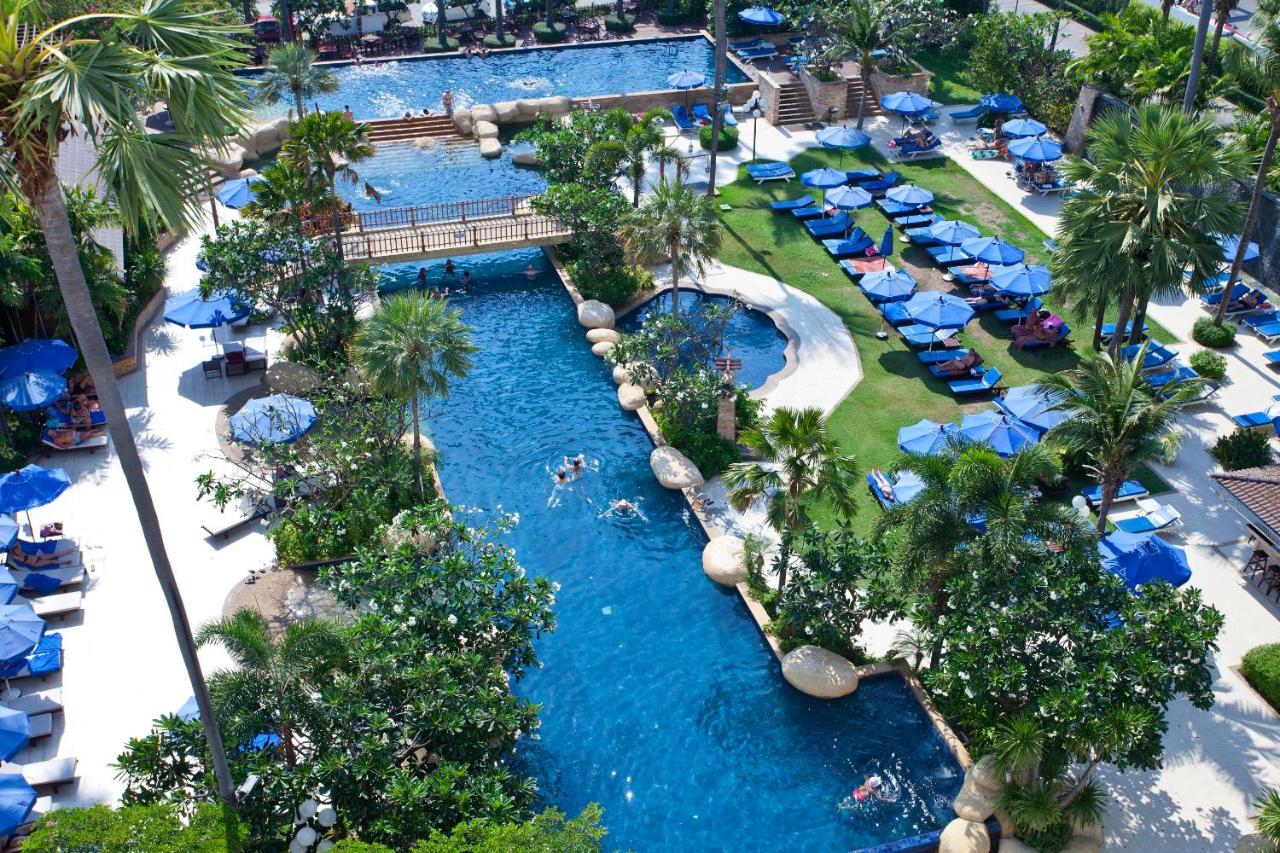 Отель Jomtien Palm Beach Hotel and Resort - SHA Extra Plus