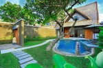 Бассейн в Mutiara Bali Boutique Resort & Villa или поблизости