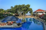 Вид на бассейн в Puri Saron Hotel Seminyak или окрестностях