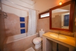 Ванная комната в Lavendish Beach Resort
