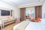 Кровать или кровати в номере Aqua Vista Resort (Families and Couples Only)