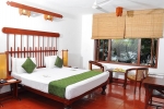 Кровать или кровати в номере Koggala Beach Hotel