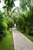 Сад в Cham Villas Resort