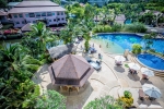 Вид на бассейн в Alpina Phuket Nalina Resort & Spa или окрестностях