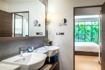 Ванная комната в Novotel Phuket Karon Beach Resort And Spa