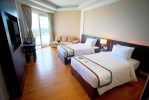 Кровать или кровати в номере Dessole Beach Resort Nha Trang