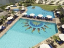 Вид на бассейн в Radisson Blu Resort, Sharjah или окрестностях