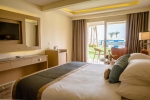 Кровать или кровати в номере Beach Albatros Resort (Families and Couples Only)