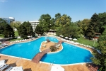 Вид на бассейн в Lebed Hotel - All Inclusive или окрестностях