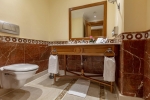 Ванная комната в Royal Savoy Hotel and Villas