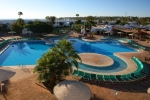 Вид на бассейн в Domina Oasis Hotel & Resort или окрестностях
