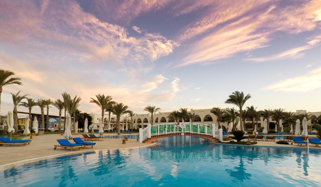 Отель Бассейн в Hilton Marsa Alam Nubian Resort или поблизости