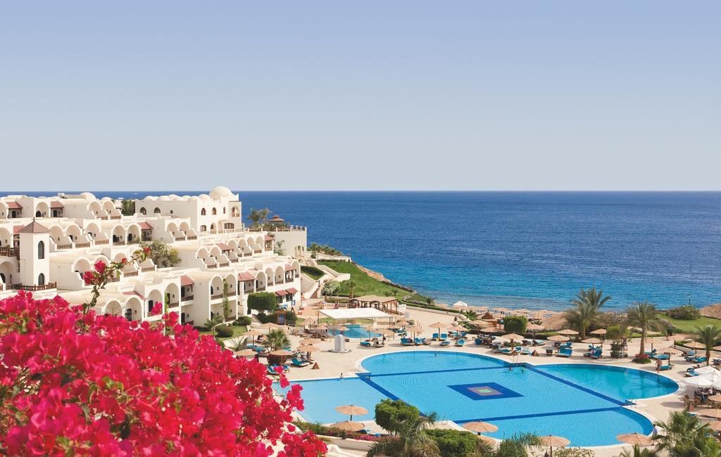 Отель Вид на бассейн в Mövenpick Resort Sharm El Sheikh или окрестностях