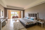 Кровать или кровати в номере Sunrise Crystal Bay Resort