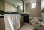 Ванная комната в Zante Park Hotel; BW Premier Collection