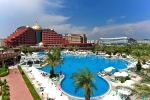 Вид на бассейн в Delphin Palace Hotel или окрестностях