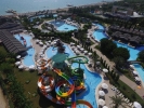 Вид на бассейн в Limak Lara De Luxe Hotel или окрестностях