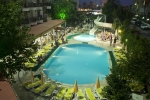 Вид на бассейн в Monte Carlo Hotel или окрестностях