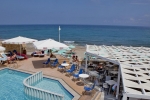 Вид на бассейн в Jo An Beach Hotel или окрестностях