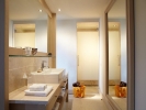 Ванная комната в Daios Cove Luxury Resort & Villas