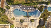 Вид на бассейн в Tonga Tower Design Hotel & Suites или окрестностях