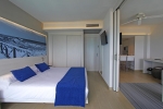 Кровать или кровати в номере Tonga Tower Design Hotel & Suites
