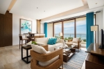 Гостиная зона в Aloha Oceanfront Suite Resort