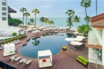 Вид на бассейн в Pullman Pattaya Hotel G или окрестностях