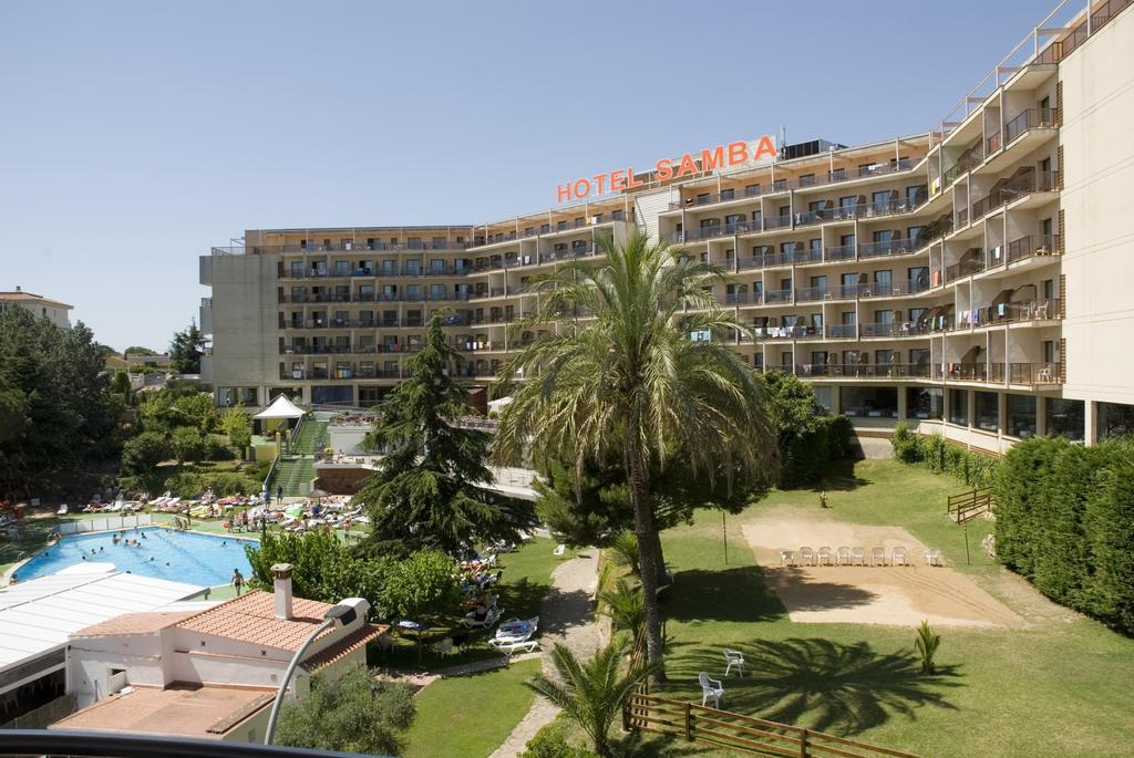 Отель Вид на бассейн в Hotel Samba или окрестностях