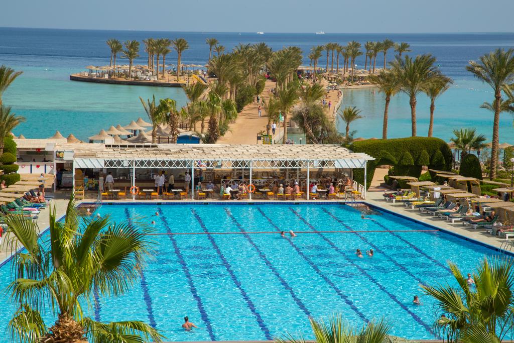 Отель Вид на бассейн в Arabia Azur Resort или окрестностях