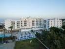 Вид на бассейн в Kapetanios Bay Hotel или окрестностях