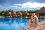Бассейн в Now Sapphire Riviera Cancun - All Inclusive или поблизости