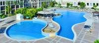 Вид на бассейн в Jaz Mirabel Resort или окрестностях