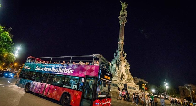 Ночные автобусные экскурсии предлагает Барселона / Испания