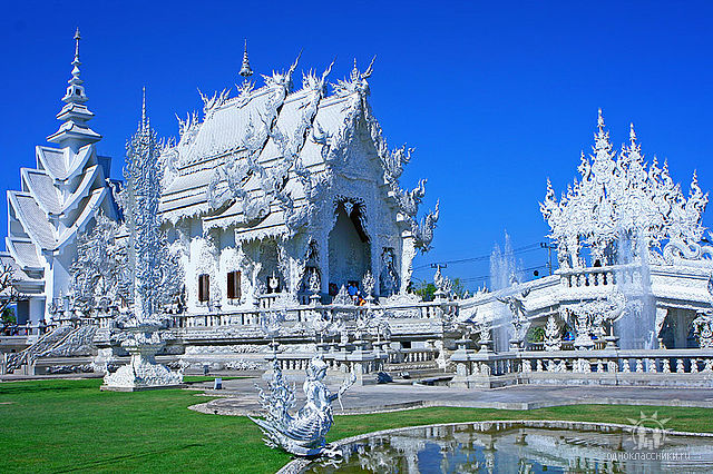 Вход в Белый храм в Таиланде стал платным